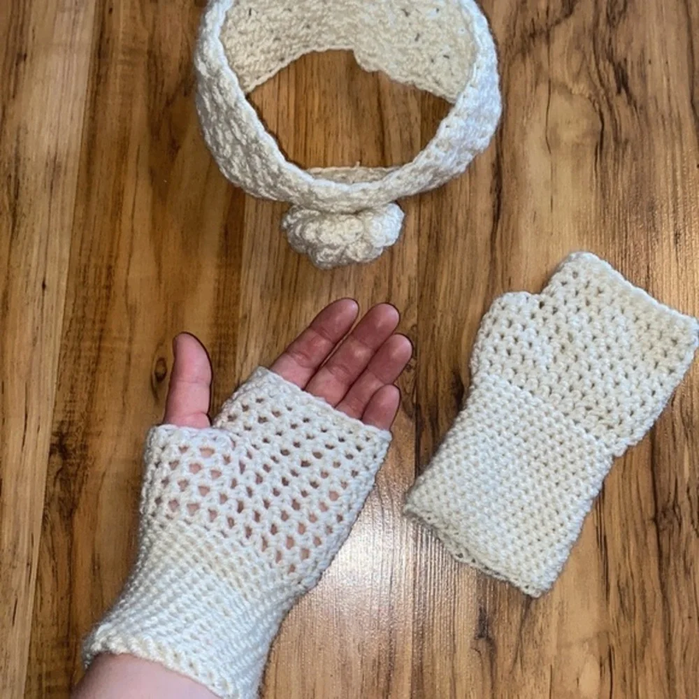Handmade knitted head band and mittens, white
